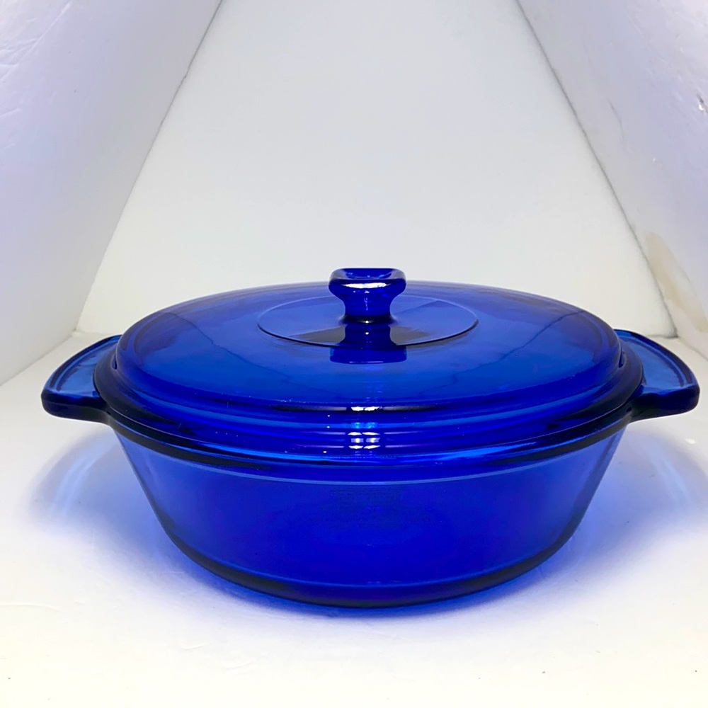 2 QUART BLUE CASSEROLE by Anchor Ovenware
